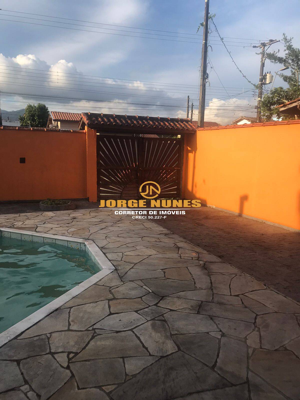 Casa, 4 quartos, 240 m² - Foto 1